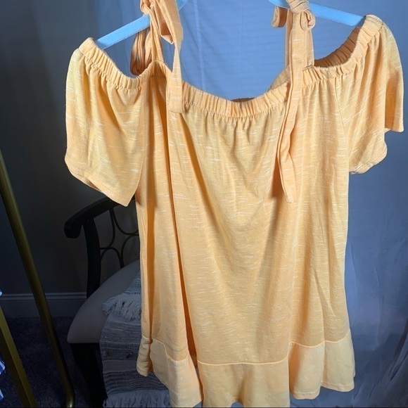 3 tops bundle short sleeve - Ana, Old Navy and Belle + Sky size Medium - Picture 4 of 10